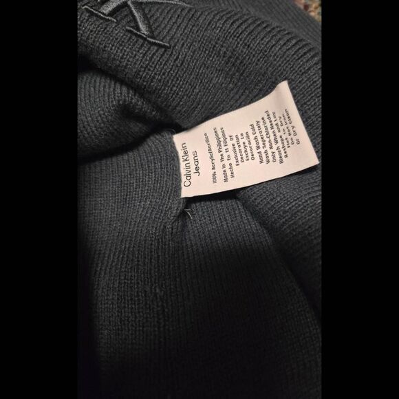 Calvin Klein Grey Hat - Picture 2 of 2